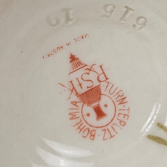 Turn Teplitz Bohemia Vase Ivory Floral Porcelain Amphora Elegant Art Nouveau 9" - Picture 7 of 16